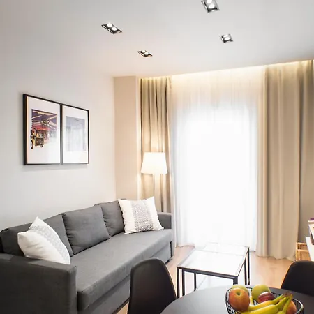 Stylish And Renovated Retreat In Thessaloniki: Cozy At Ioulianou 33 דירה סלוניקי